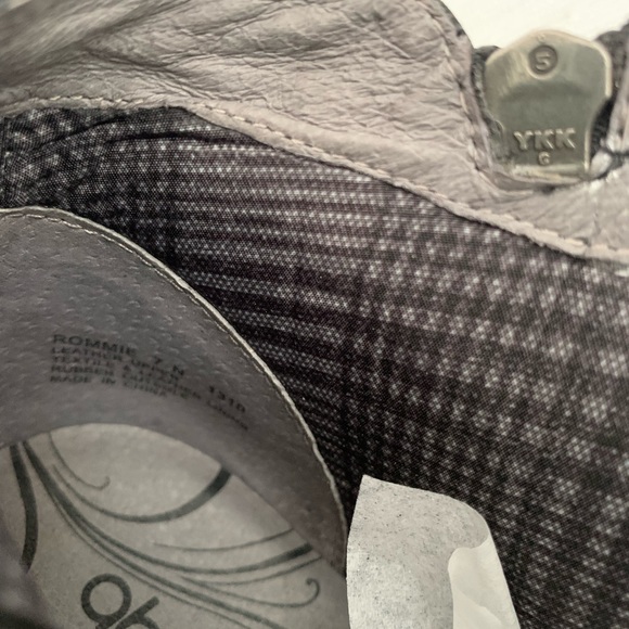 Abeo Rommie Neutral Black Suede Leather Heeled Ankle Booties Woman’s 7N - Picture 13 of 15